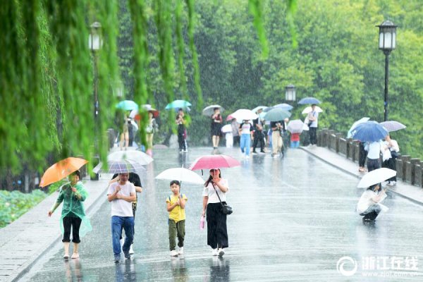 杭州：雨水不止 西湖秋凉