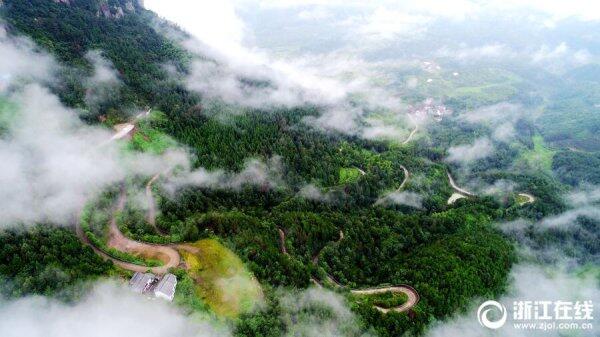 仙居：山路弯弯景如画 致富大道通农家